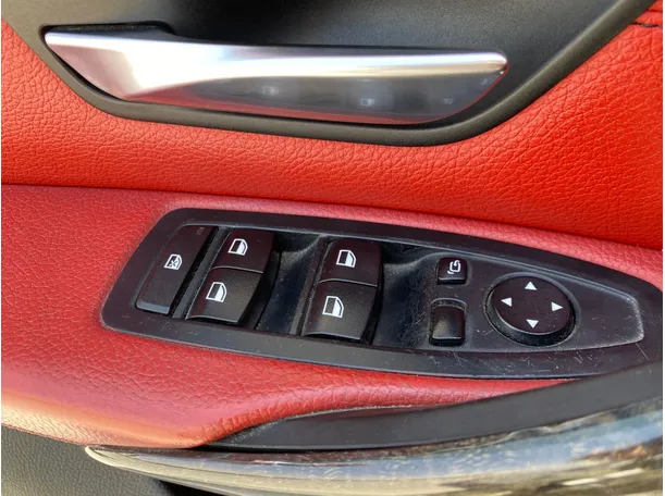 Car image 27