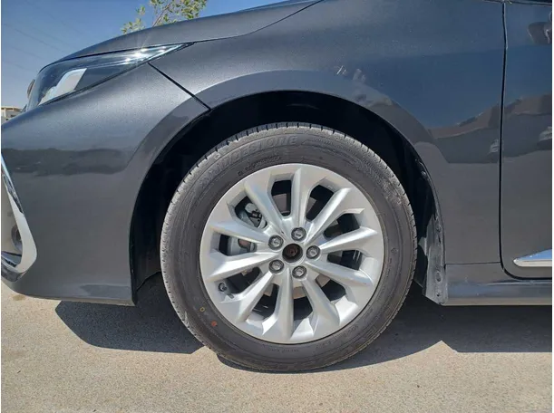 Car image 9