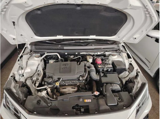 Car image 32