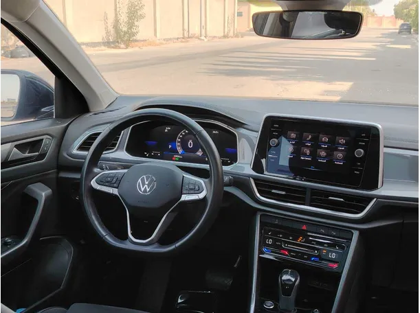 Car image 24