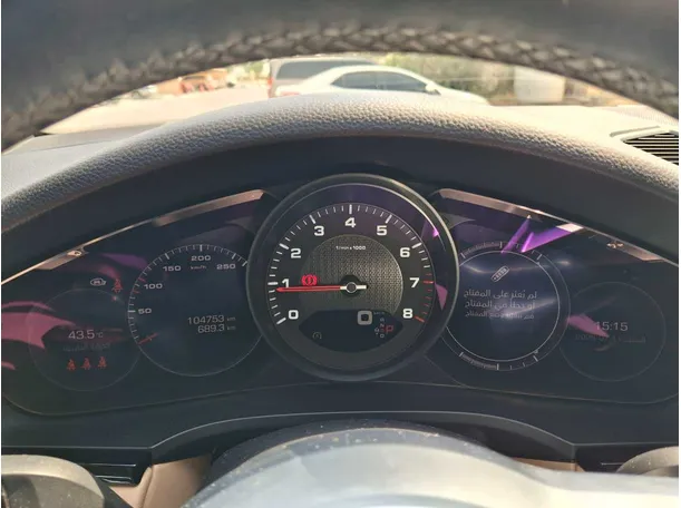 Car image 17