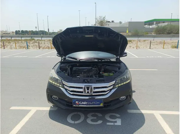 Car image 25