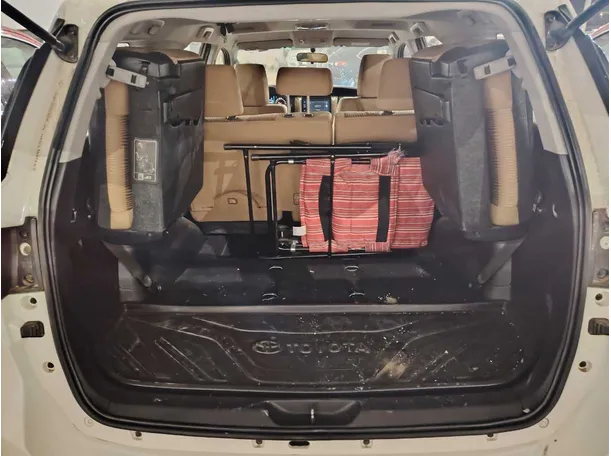 Car image 33