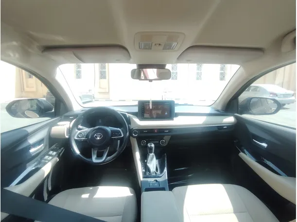 Car image 18