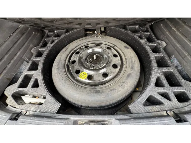 Car image 25