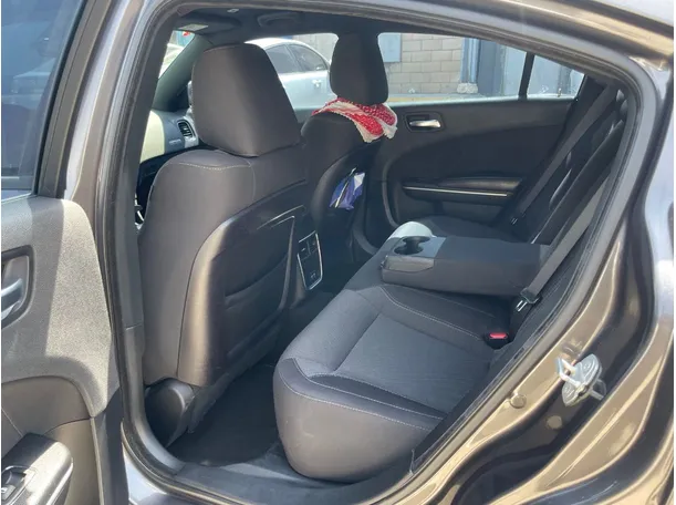 Car image 16