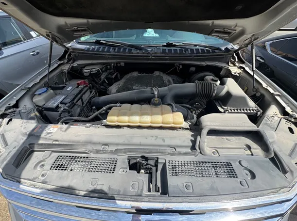 Car image 27