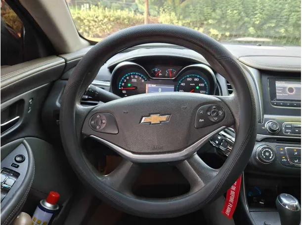 Car image 16