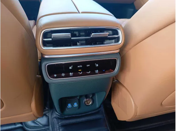 Car image 39