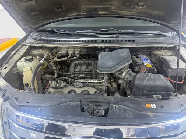 Car image 9