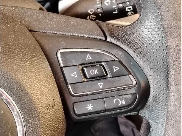 Car image 33