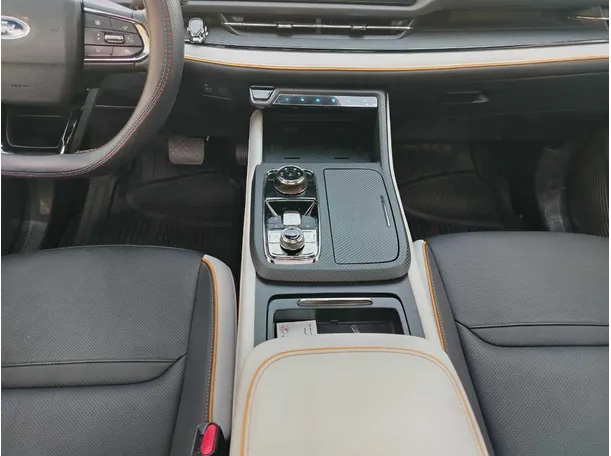 Car image 23