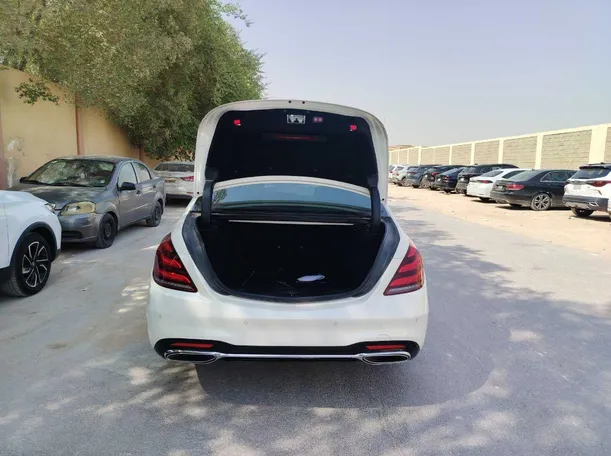 Car image 25