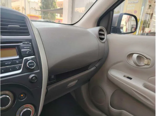Car image 27