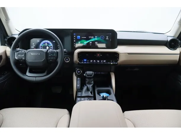 Car image 14