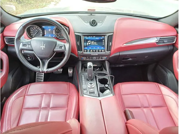 Car image 15