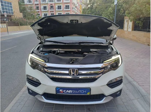 Car image 25