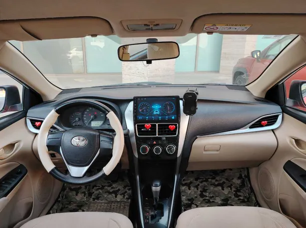 Car image 16