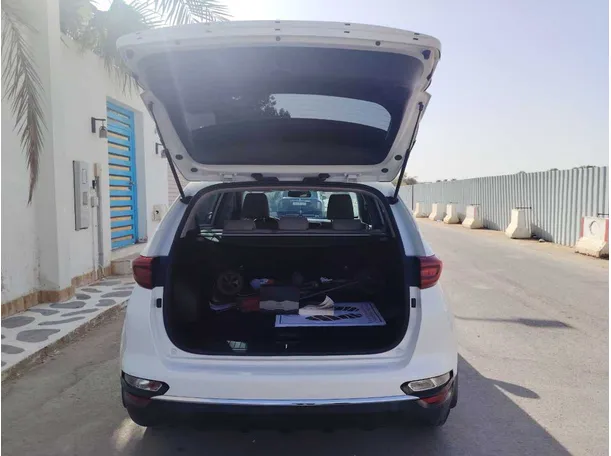 Car image 26