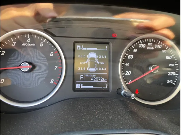 Car image 17