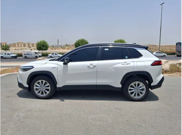 Car image 4