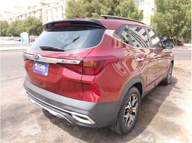 Car image 5