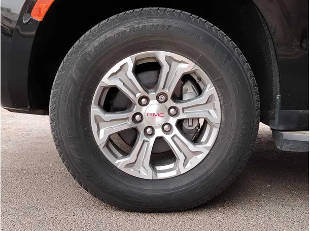 Car image 10