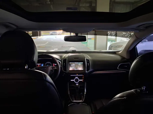 Car image 13