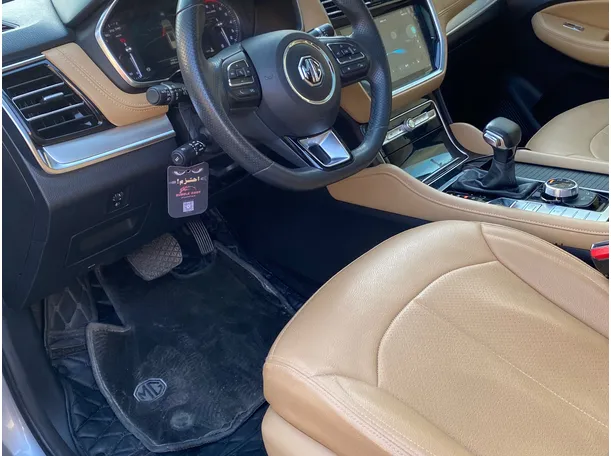 Car image 5