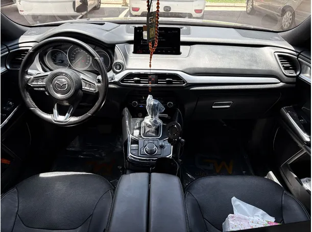 Car image 20