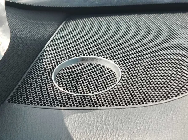 Car image 37