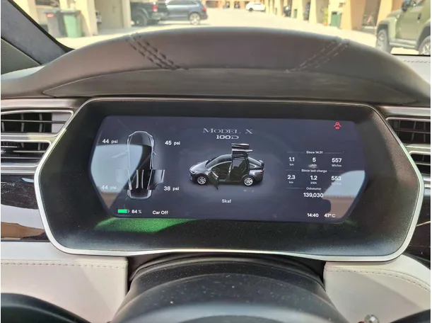 Car image 24