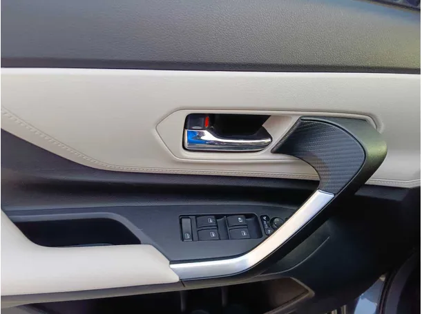 Car image 30