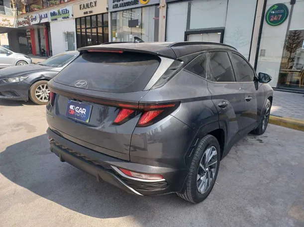 Car image 5