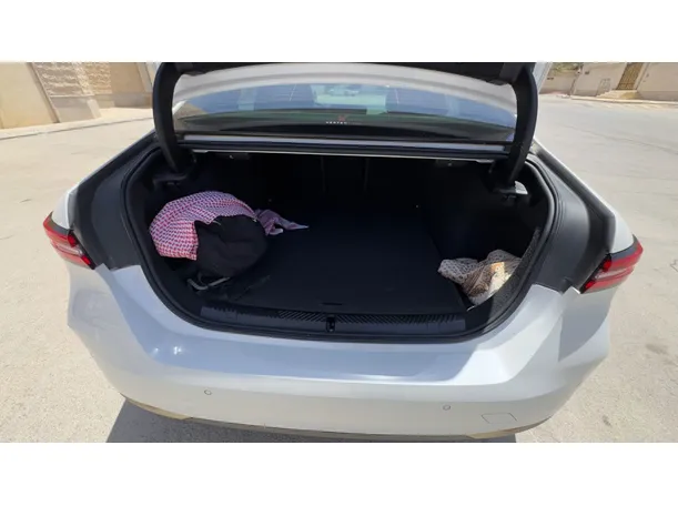 Car image 22
