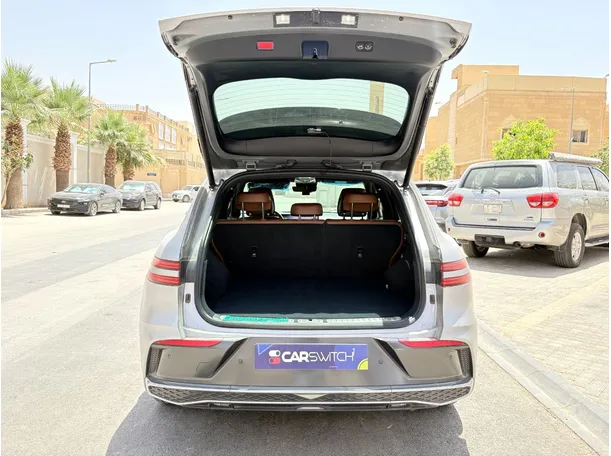 Car image 23