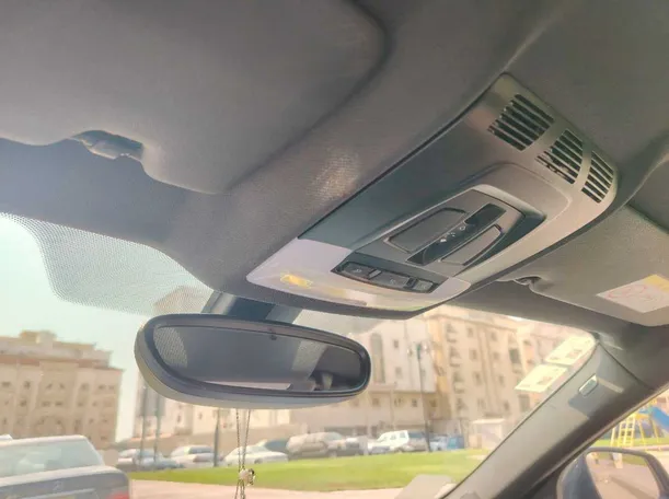 Car image 36
