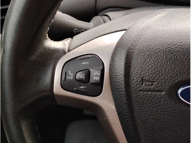 Car image 27