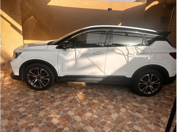 Car image 8