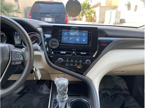 Car image 19