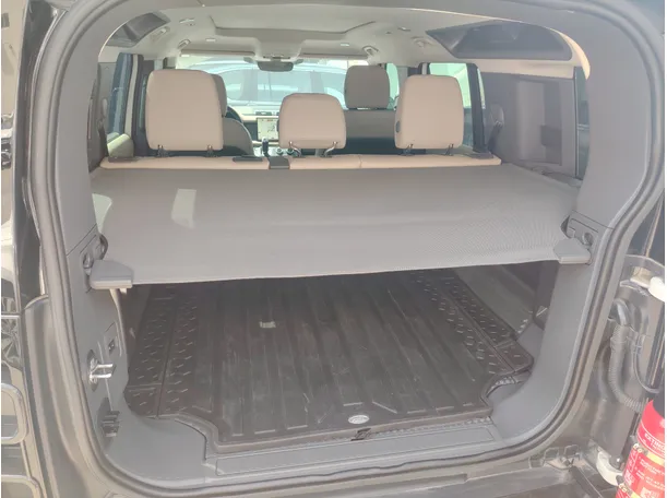 Car image 31