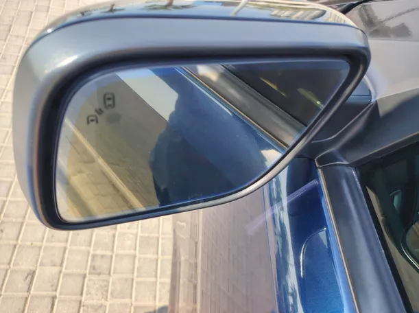 Car image 29