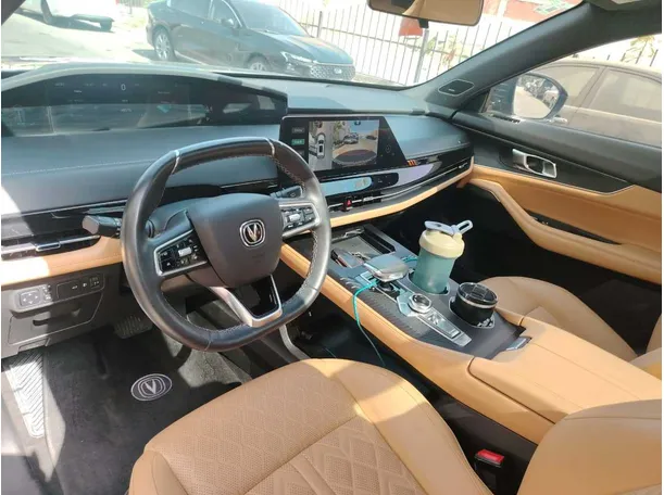 Car image 13