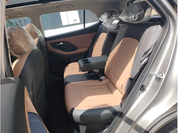 Car image 20