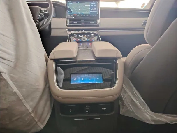 Car image 37