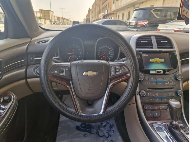 Car image 18