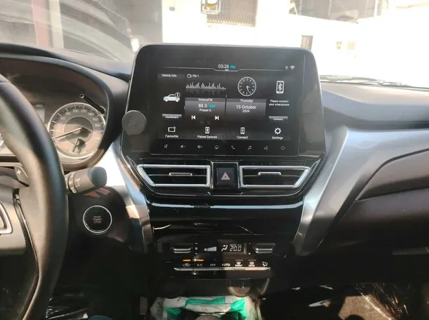 Car image 25