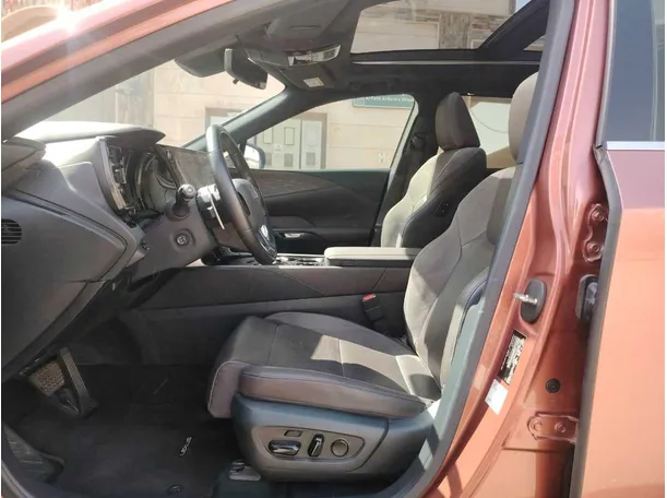 Car image 13