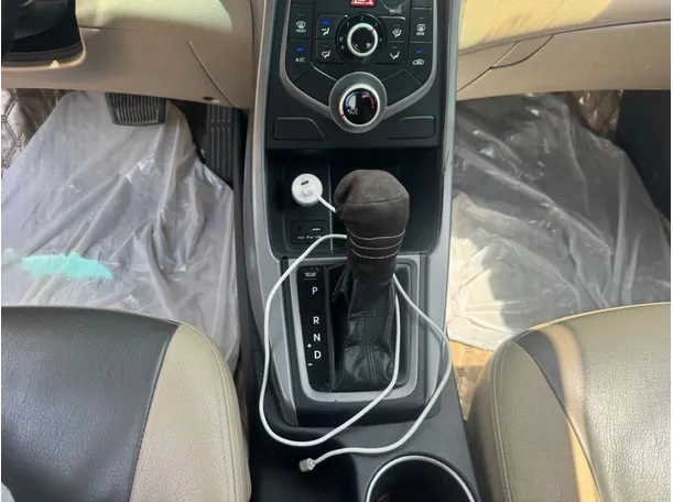 Car image 15