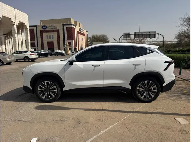 Car image 8